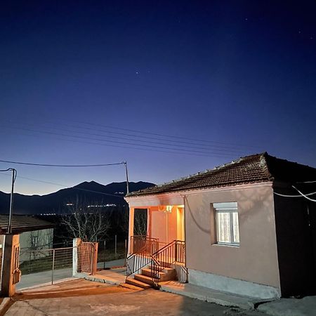 Μονοκατοικια 3 Δωματιων Kateríni Exterior foto